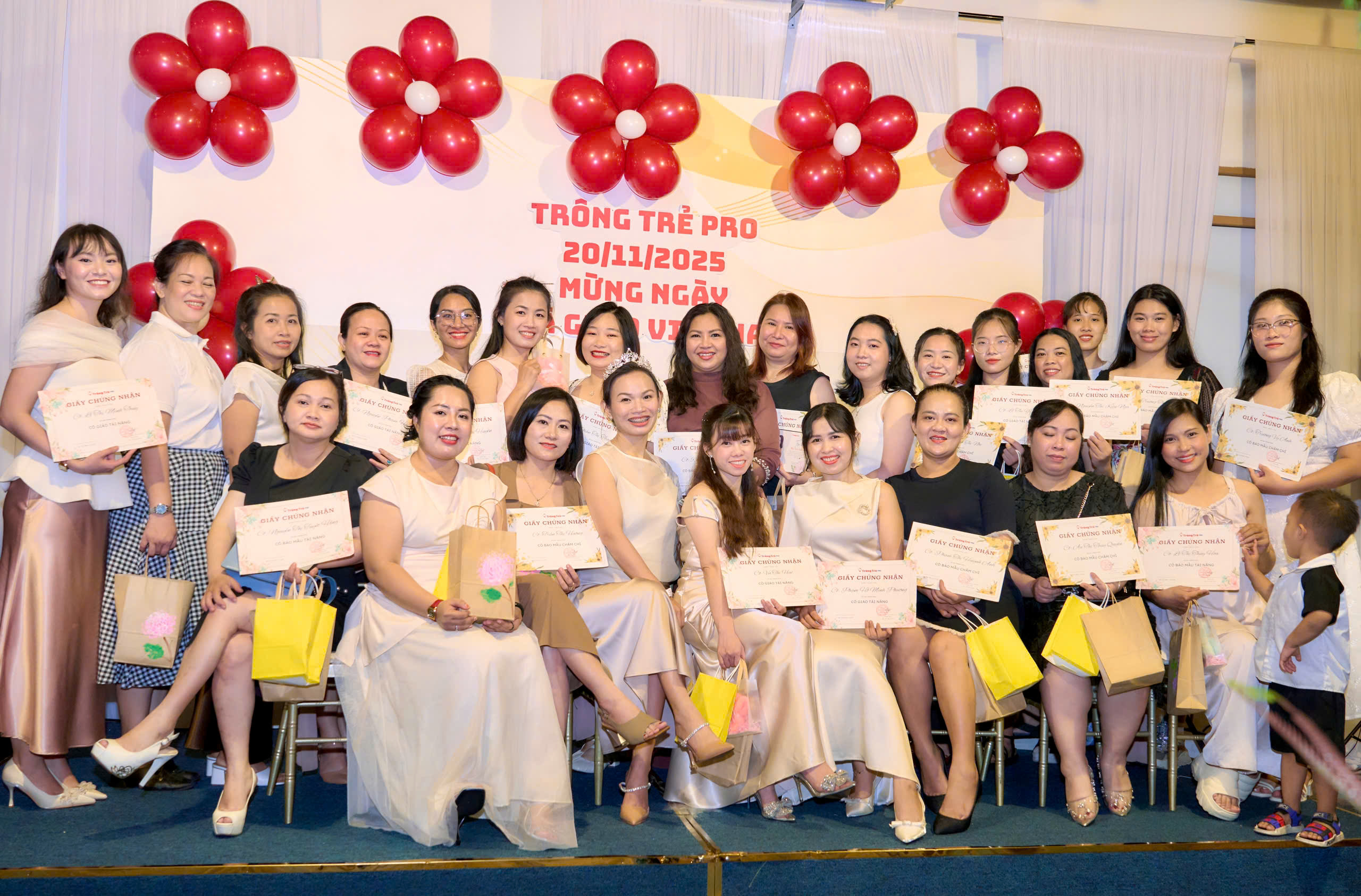 Trông Trẻ Pro tổ chức sự kiện chào mừng ngày nhà giáo Việt Nam tại Tp Hồ Chí Minh